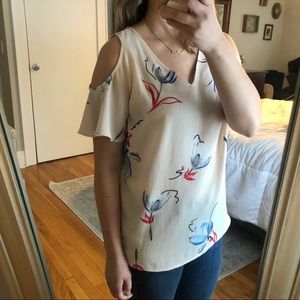 C&E | cold shoulder floral top